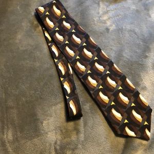 Facets tie